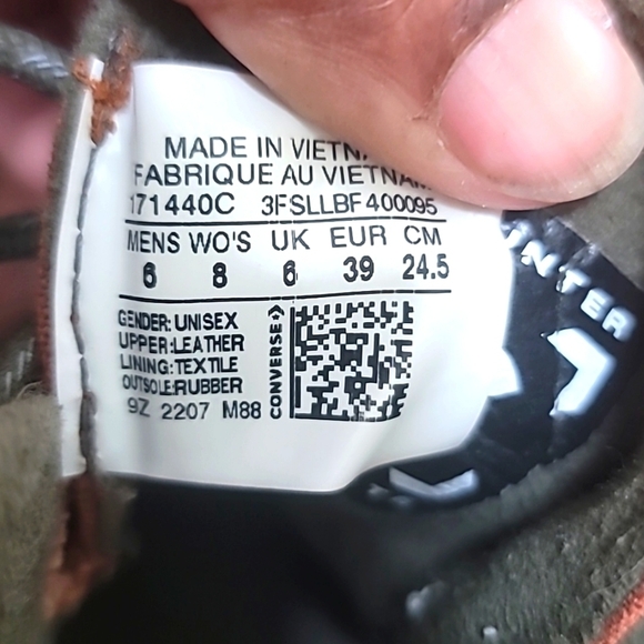 CONVERSE CHUCK TAYLOR ALL STAR UNISEX BROWN LEATHER WATERPROOF SNEAKER 8 - Picture 8 of 11